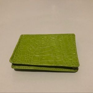 Green croco card holder with identification window inside flap